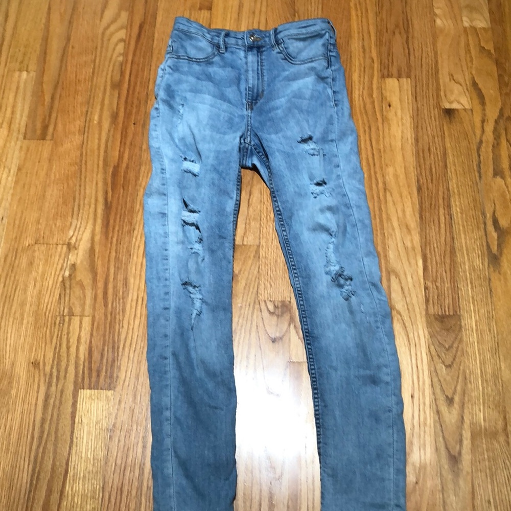 EUC Divided Distressed Jeans Size 27/28